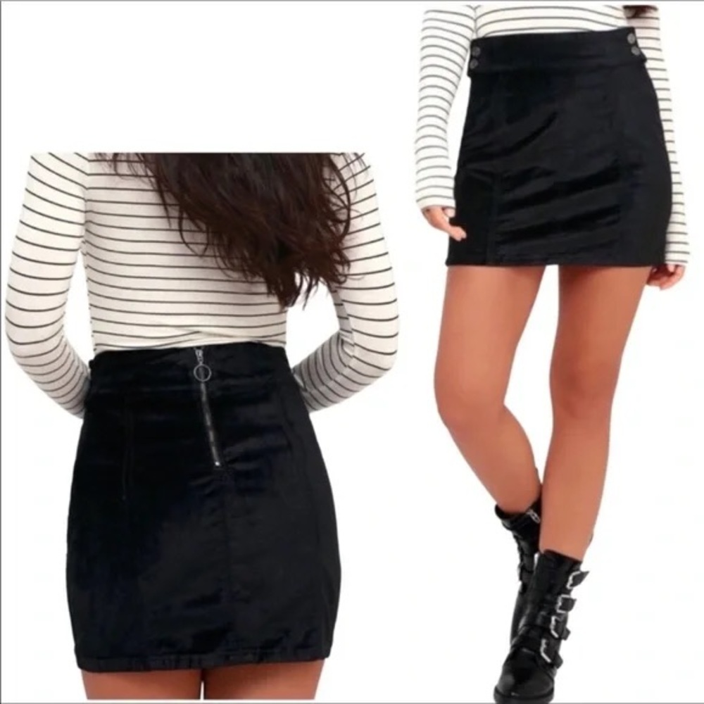 Free People Black Velvet Retro Mini Skirt Moto style back zip Size 28
